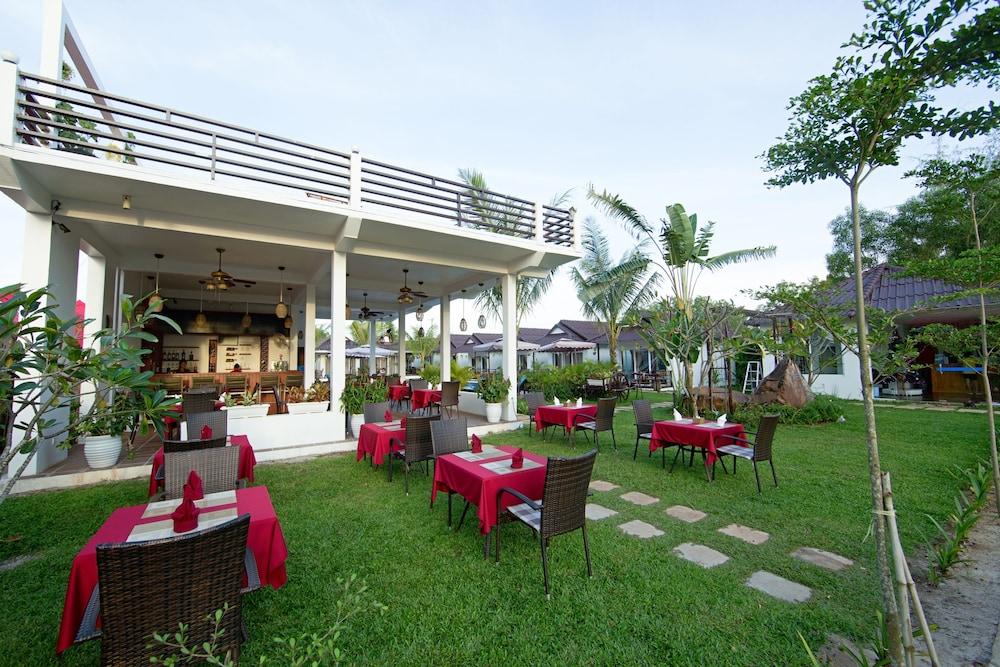Sea Breeze Resort Sihanoukville Exteriör bild